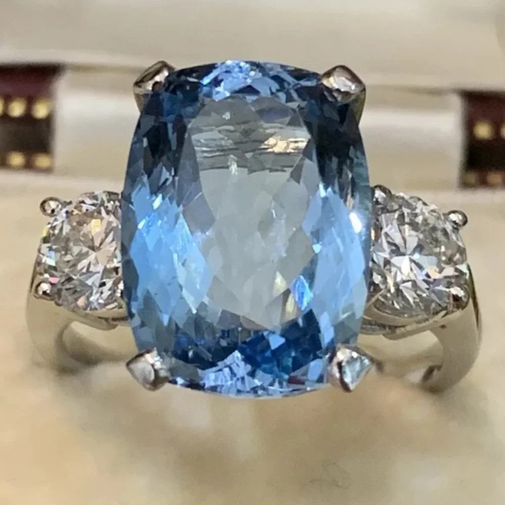 🎁Crystal Clear Large Radiant Cut CZ Silver Plated Beautiful Ring for, UN…